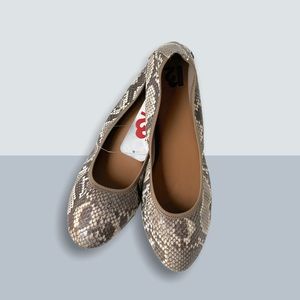 NWT R2 Fairie Flats, snakeskin